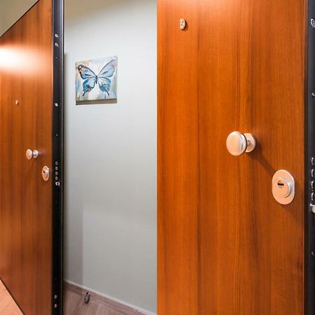 Modern Antique Private Rooms With Shared Bathroom Near To Acropolis Museum And Metro Station Aten Exteriör bild