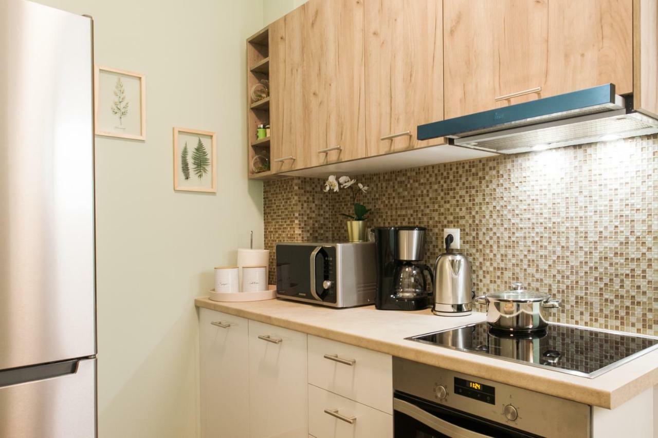 Modern Antique Private Rooms With Shared Bathroom Near To Acropolis Museum And Metro Station Aten Exteriör bild