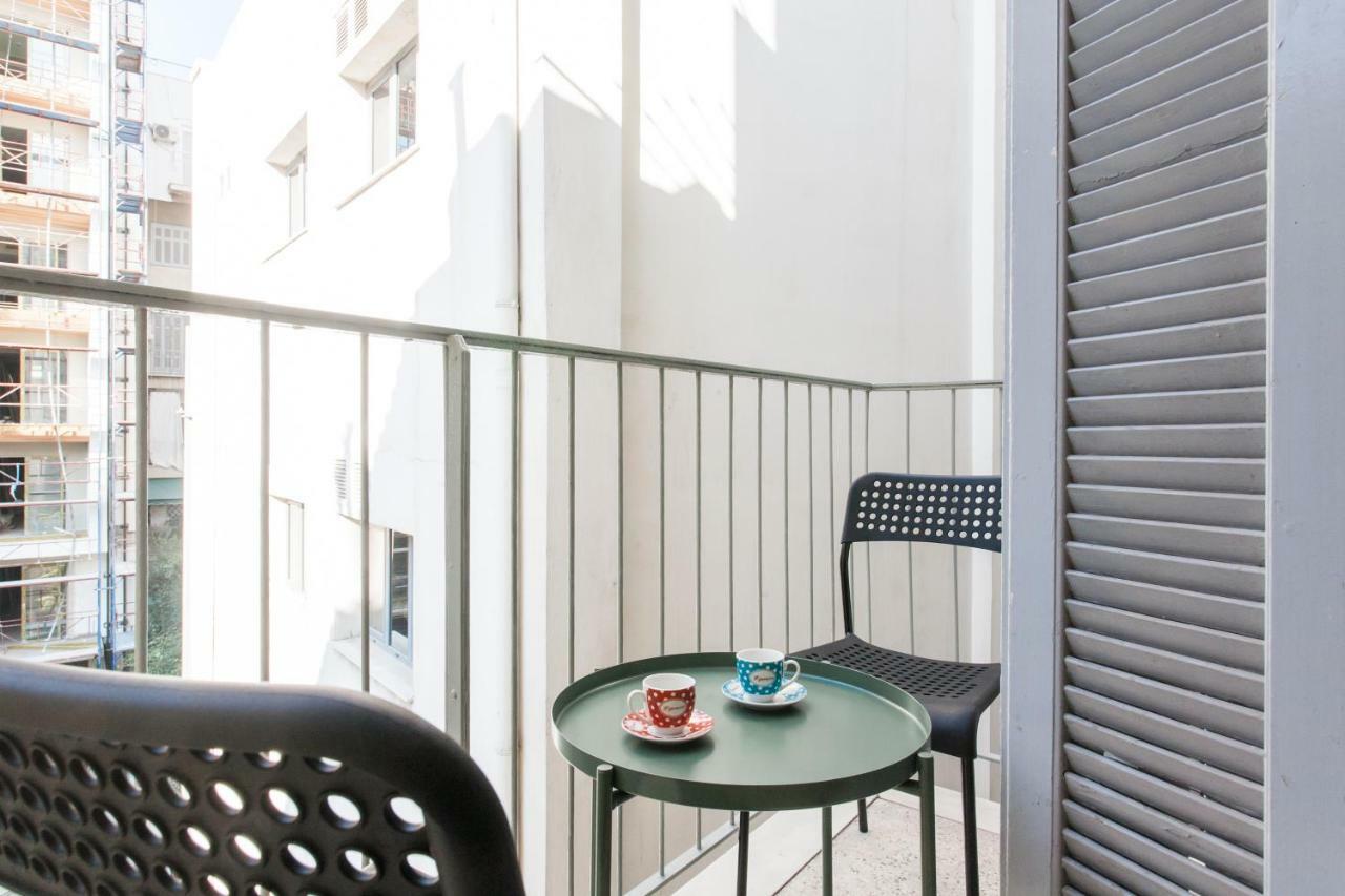 Modern Antique Private Rooms With Shared Bathroom Near To Acropolis Museum And Metro Station Aten Exteriör bild